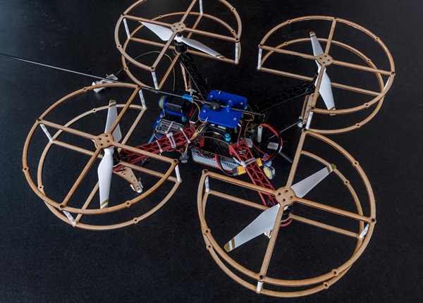 Materials+and+Technology+Center+of+Robotics+Drohne_799.jpg