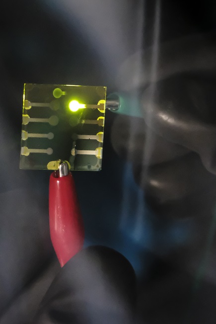Oled.jpg
