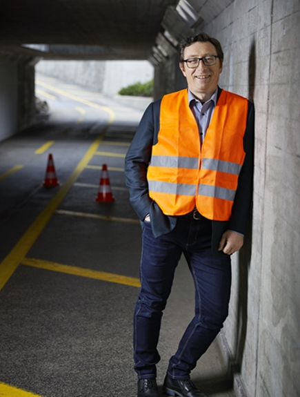 Portrait_Lura_para1.jpg