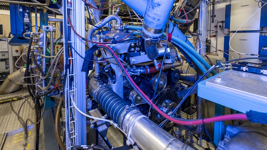 EQ74+Motor6+870-490.jpg