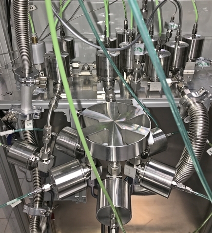 Eiskernanalytik_6_Laserspektrometer_%C2%A9KUP-UniBE-para.jpg