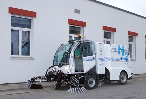 a592-2012-10-11-b1x+Wasserstoff-Kehrfahrzeug.jpg