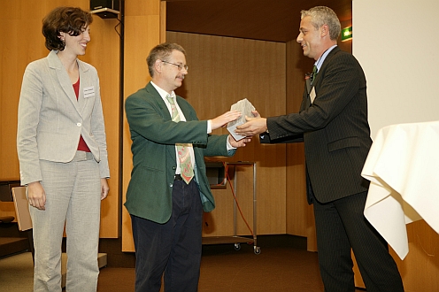 a592-2006-08-31-b1m+KTI_Medtech_Award.jpg