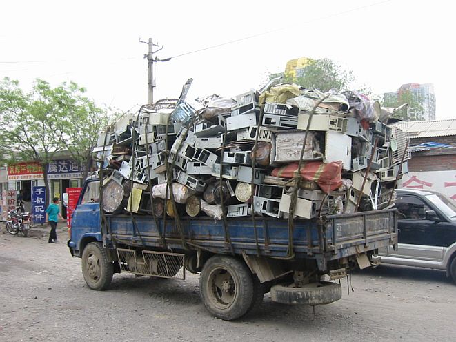 a592-2005-07-26-b1x+E-Schrott-Recycling.jpg