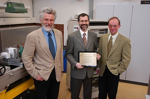 a592-2004-03-25+b2m+CMS+Gold+AWARD.jpg