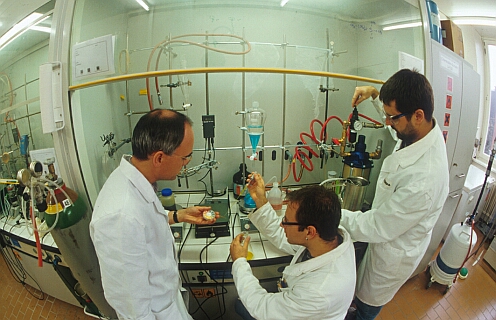 a592-2003-02-12-01-b1m+Neue+Abteilungen.jpg