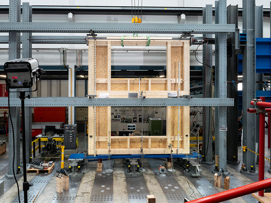 holzbau-fenster-wand.jpg
