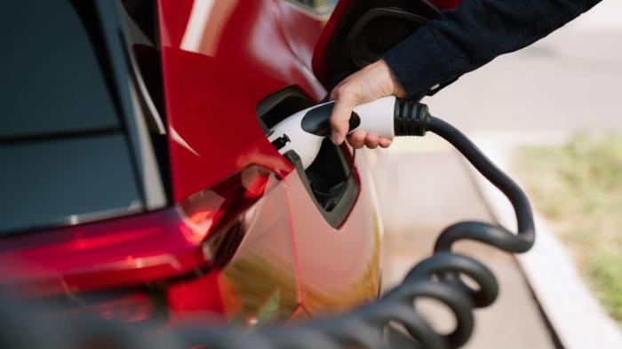 Mobility-Carsharing-Elektro-Ladekabel-Stopper